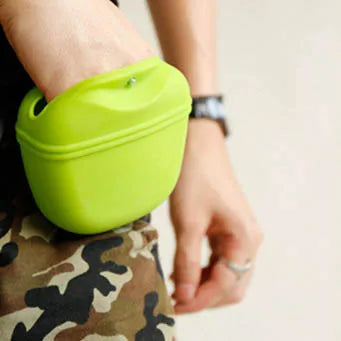 Silicone Dog Treat Pouch 12.5cm Magnetic Training Bag with Belt Clip
