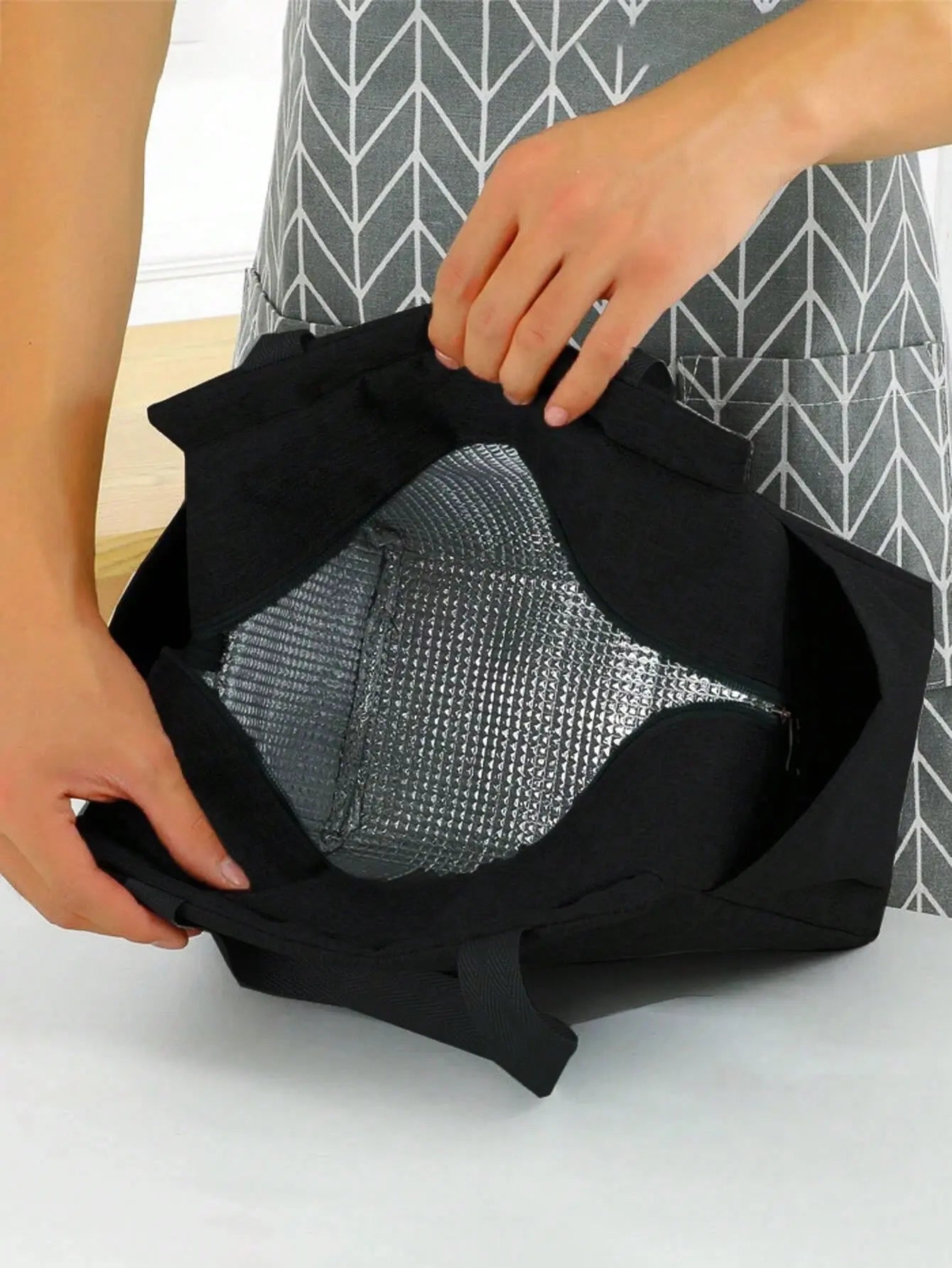 Large Capacity Insulated Cooler Bag Oxford Fabric Thermal Picnic Bag for BBQ & Camping