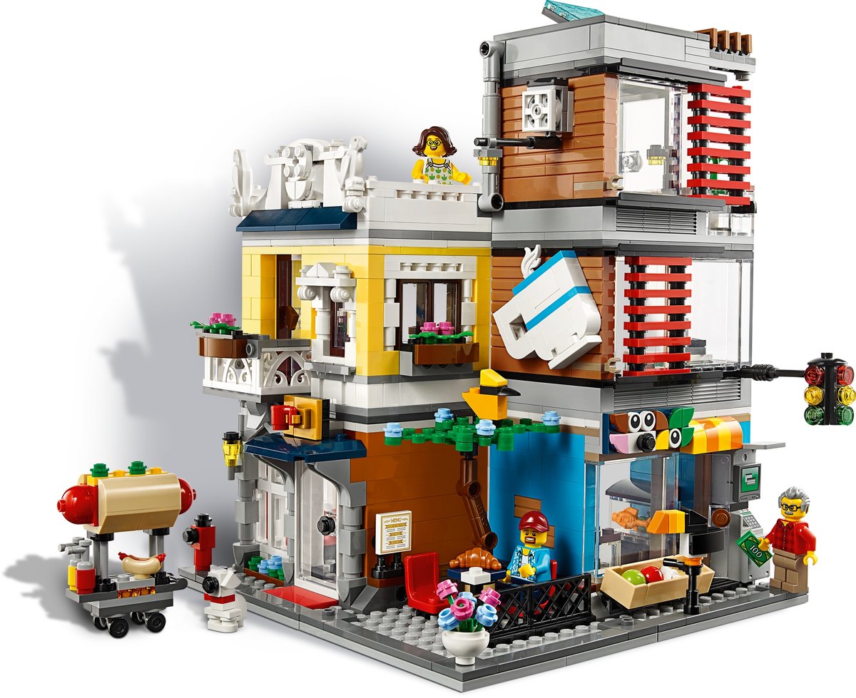 LEGO Creator 31097 Townhouse Pet Shop & Café | 969 Pieces | 3-in-1