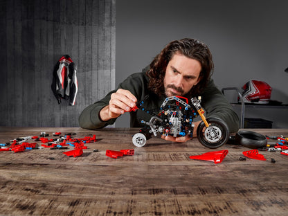 LEGO Technic 42107 Ducati Panigale V4 R | 646 Pieces | 1:5 Scale | Motorbike