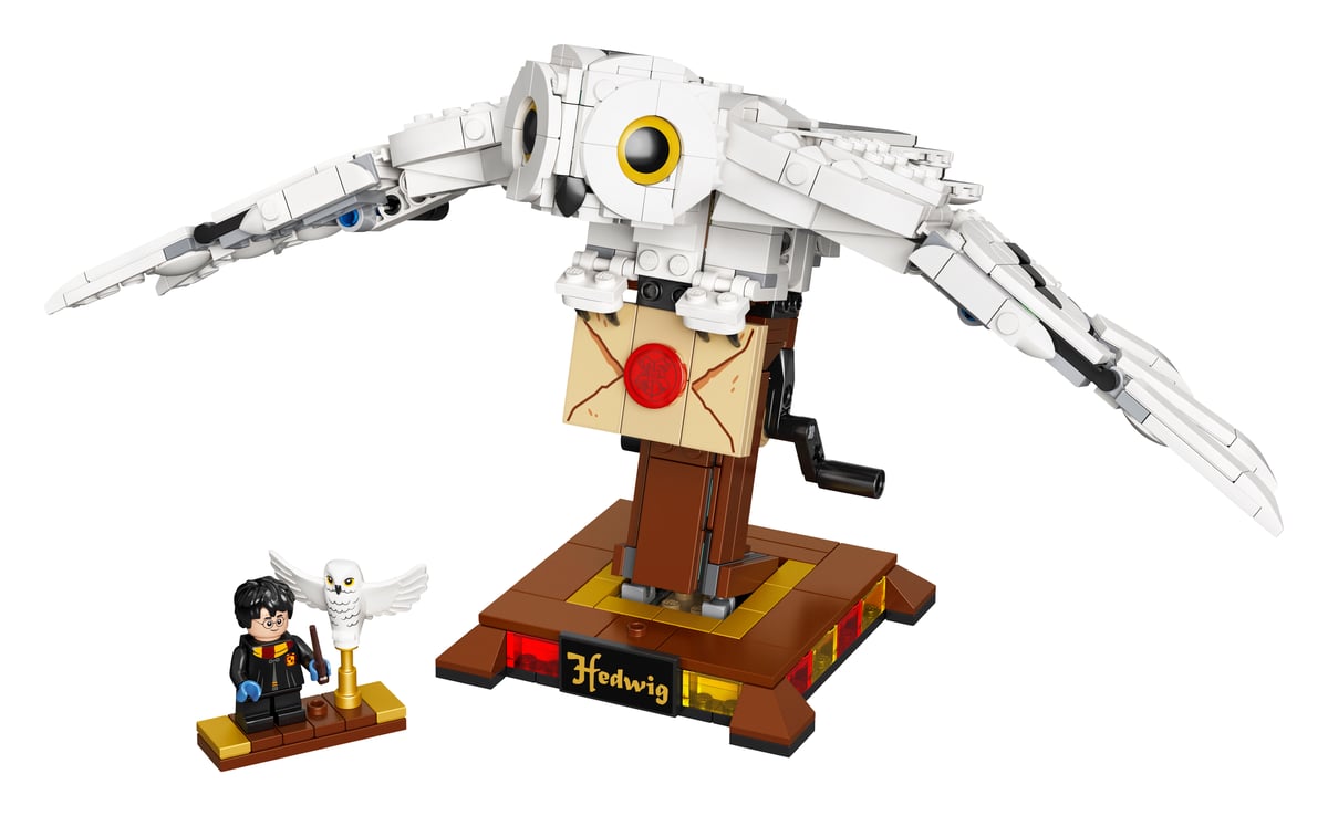 LEGO Harry Potter 75979 Hedwig | 630 Pieces | Life-Size Owl | Poseable Wings