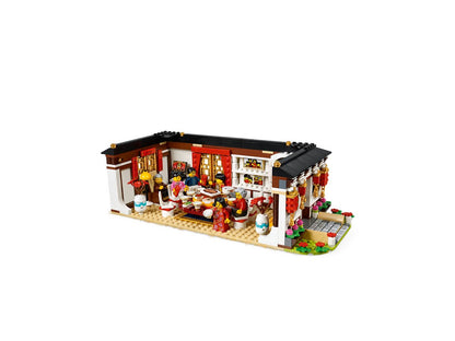 LEGO 80101 Chinese New Year's Eve Dinner | 1,066 Pieces | 8 Minifigures